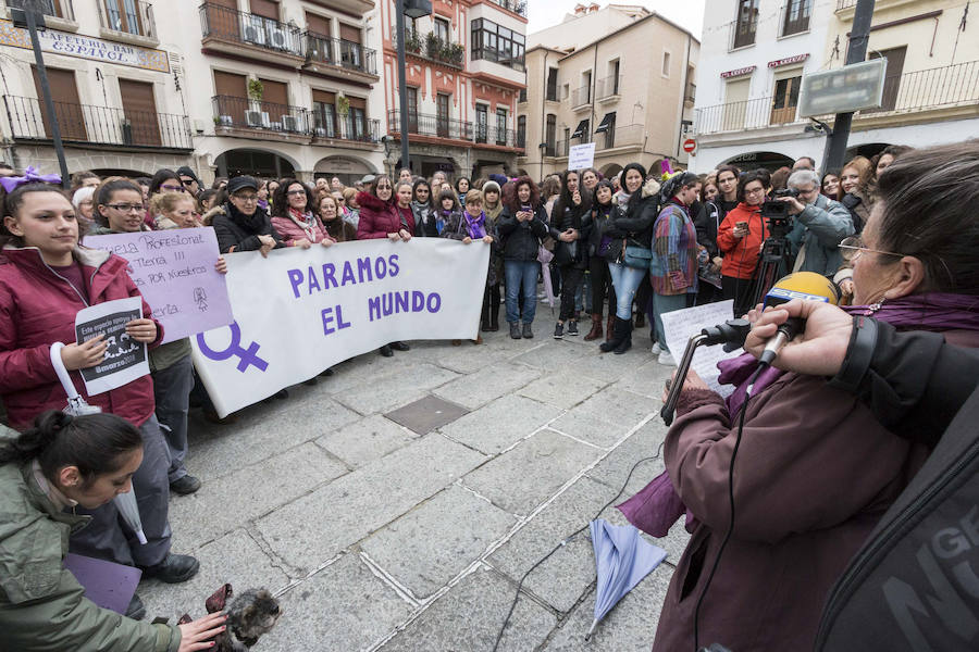 Celebración del 8 de marzo en las calles de Plasencia