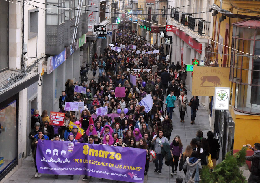 Así se ha celebrado el 8M más reivindicativo en Mérida