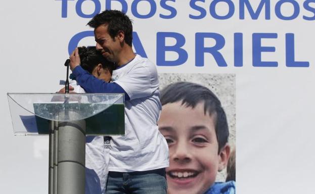 Los padres de Gabriel tuvieron que fingir durante días ante la presunta asesina de su hijo