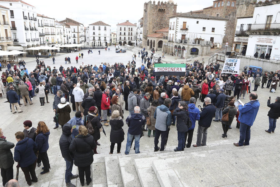 Miles de extremeños salen a la calle para reivindicar unas pensiones dignas