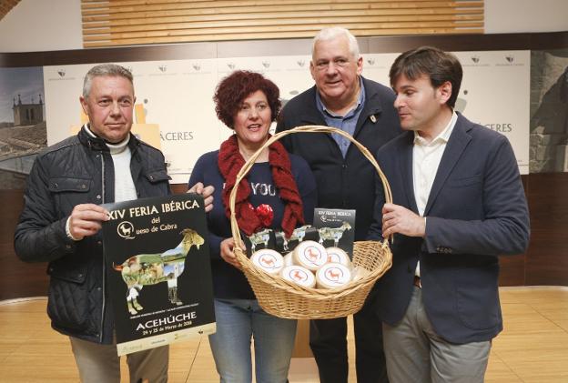 Acehúche reunirá a 18 productores en la XIV Feria del Queso de Cabra