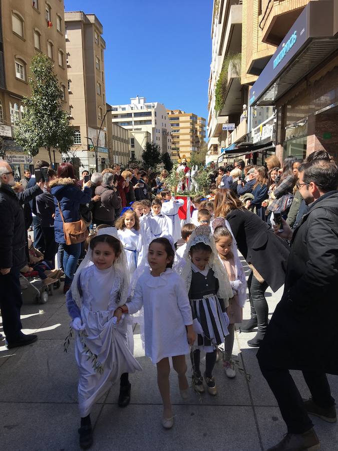 Los niños de Las Carmelitas protagonizan la primera procesión de la Semana Santa cacereña