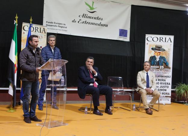 Antonio Ferrera pide al alcalde una plaza de toros en la ciudad con el nombre de Victorino Martín
