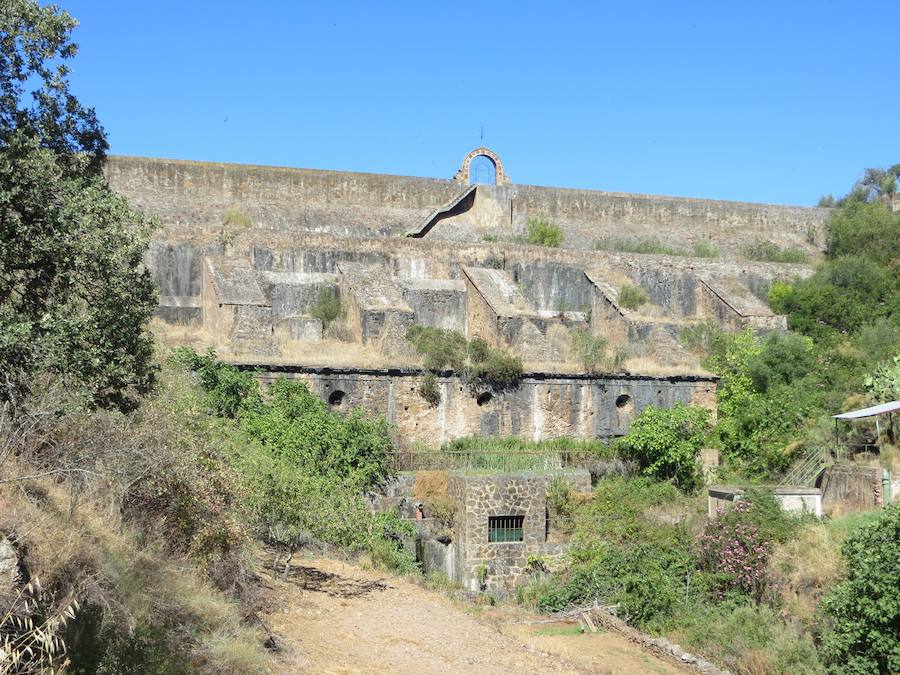 Comienza el camino para declarar monumento la histórica presa de Feria