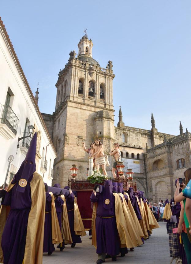 El Crucificado de Lucas Mitata sale esta tarde desde la catedral