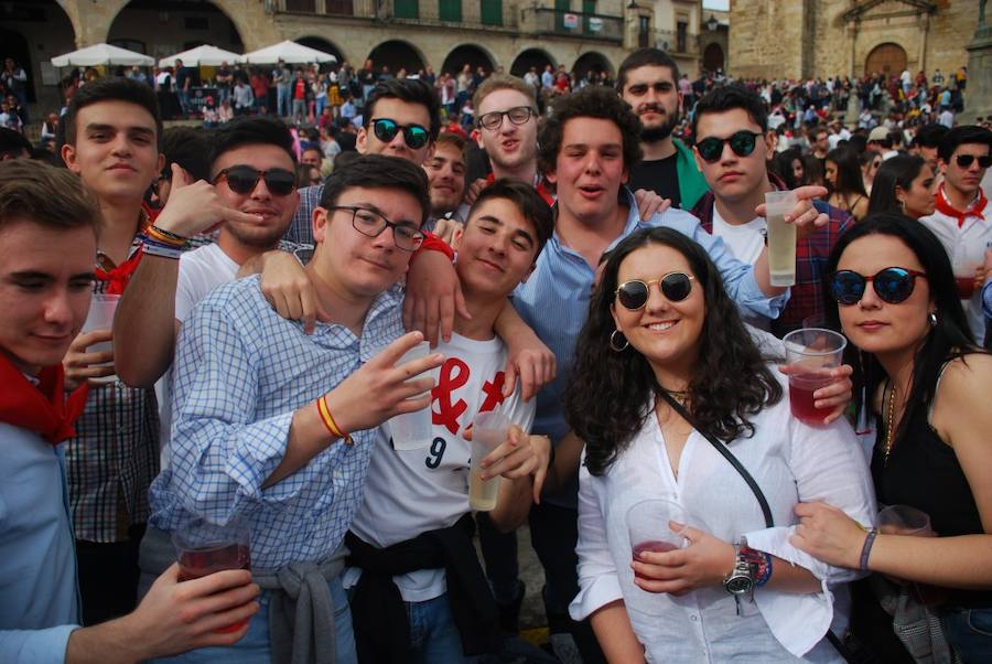 Miles de personas celebran el 'Chíviri' en Trujillo