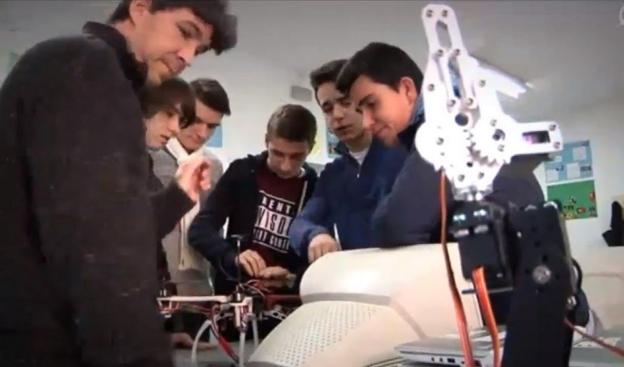 Un grupo de niños de 13 años de Montijo diseña una visita virtual al Meiac