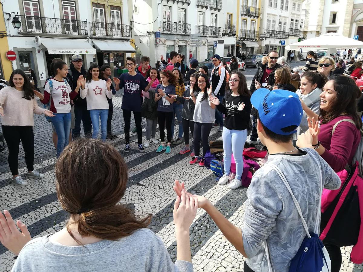 Visita de alumnos de Houston al Rebellao