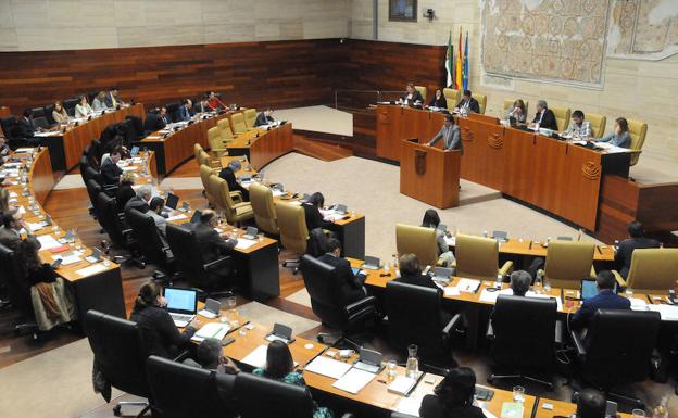 El gasto de personal de la Asamblea de Extremadura superó los 10,5 millones en 2017