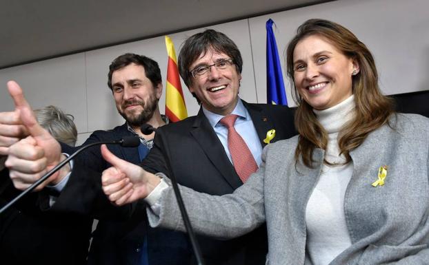 Los exconsejeros Comín, Serret y Puig, en libertad sin fianza mientras se resuelve la euroorden
