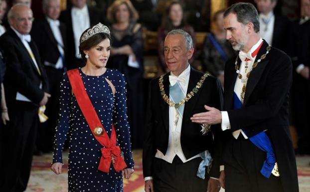 El Rey aplaude que España y Portugal «caminen juntos» tras «darse la espalda»