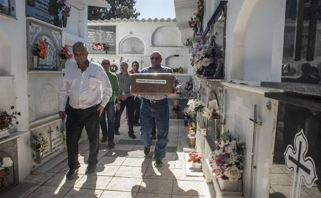 El amigo de Machado ya descansa en Santa Marta de los Barros