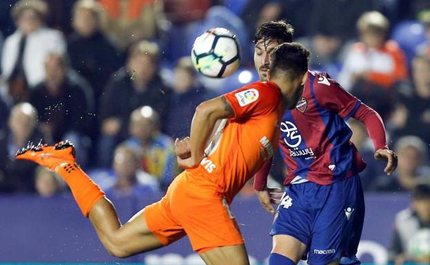 Boateng consuma el descenso del Málaga en la última jugada