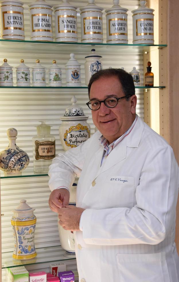 «Las farmacias rurales están igual que en el siglo XVI: subvencionadas»