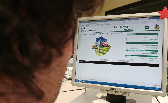 Plataforma Arado de la Junta de Extremadura en la que se graban los datos para solicitar las ayudas a la PAC. :: HOY/