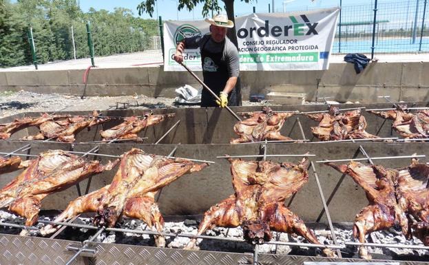 El III Rodeo de Cabeza del Buey ofrece caldereta y asado de cordero