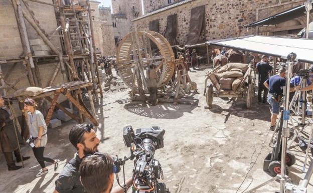 'La Catedral del Mar', que convirtió Cáceres en la Barcelona medieval, se estrena el día 23