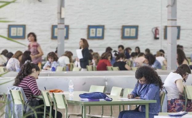 Piden a la Junta que aclare los criterios de las pruebas prácticas de las oposiciones docentes