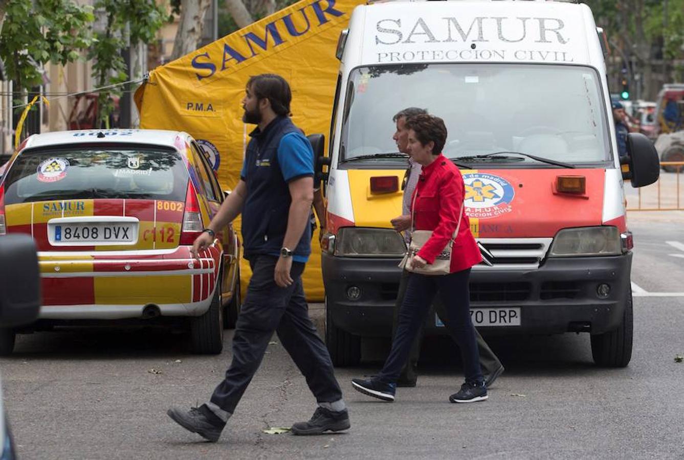 Hallan el cadáver del obrero extremeño atrapado en el derrumbe mientras los bomberos siguen buscando al segundo hombre