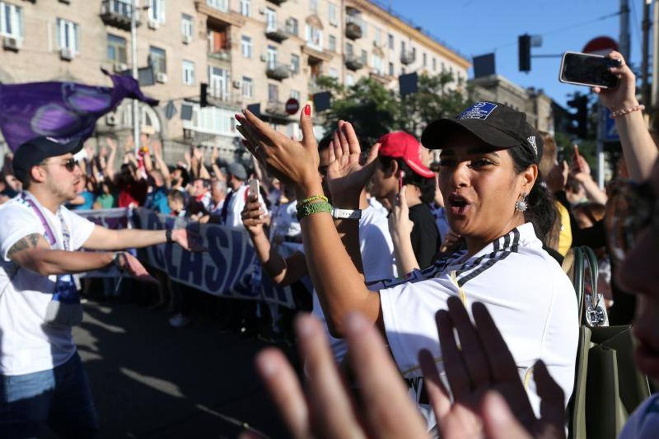 La afición blanca vive la final de Kiev