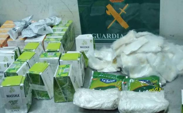 Detenido en Barajas un hombre de Don Benito que llevaba 12 kilos de cocaína  en paquetes de comida | Hoy