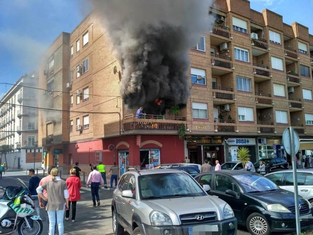 El incendio en una vivienda de Don Benito ha causado graves daños materiales