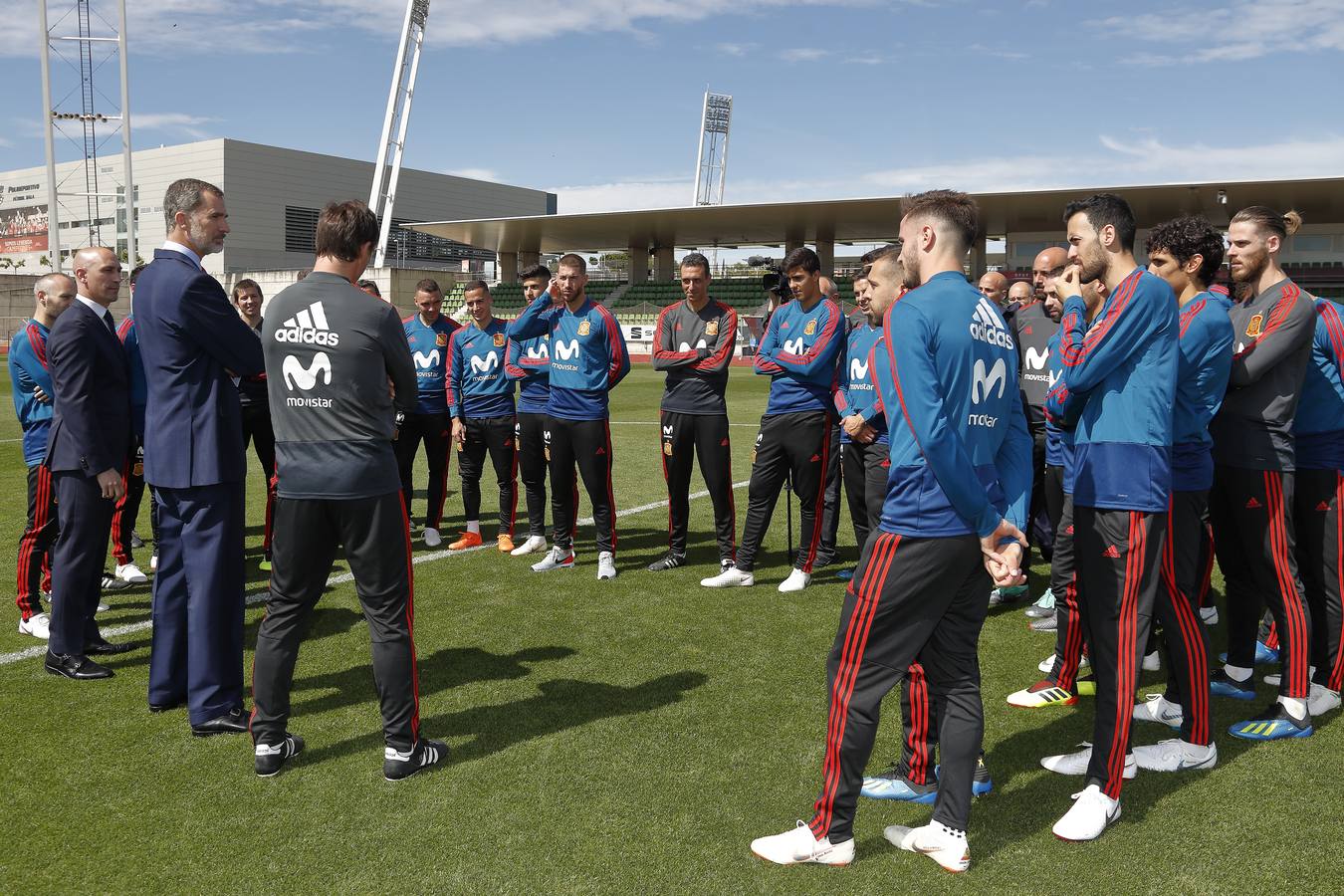 El Rey Felipe VI despide a la selección