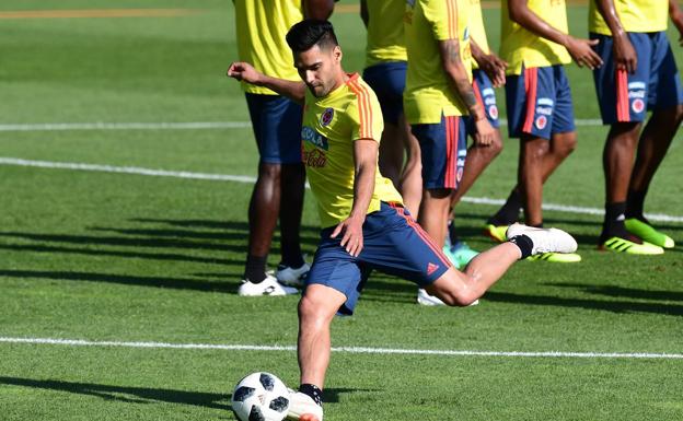 James y Falcao tirarán de una Colombia que no se pone techo