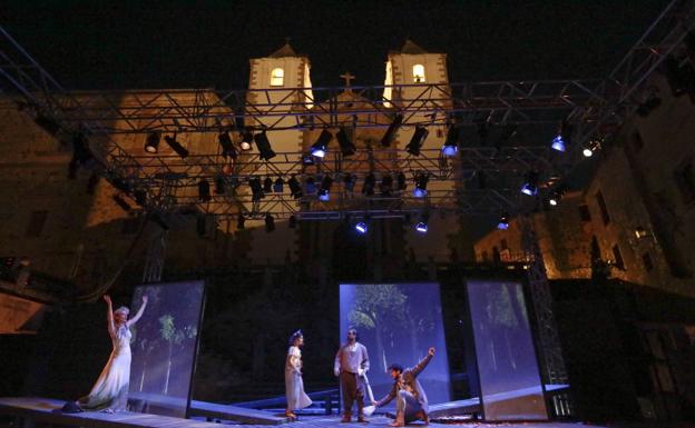 La obra 'Eco y Narciso' abrió ayer el festival