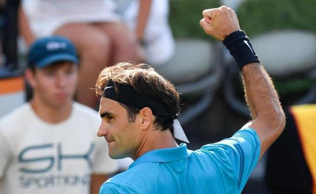 Federer pasa a la final en Stuttgart y recupera el número uno mundial