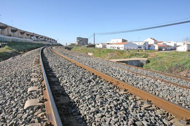 Un nuevo acceso conectará La Cañada y Aldea Moret para salvar la vía del tren en Cáceres