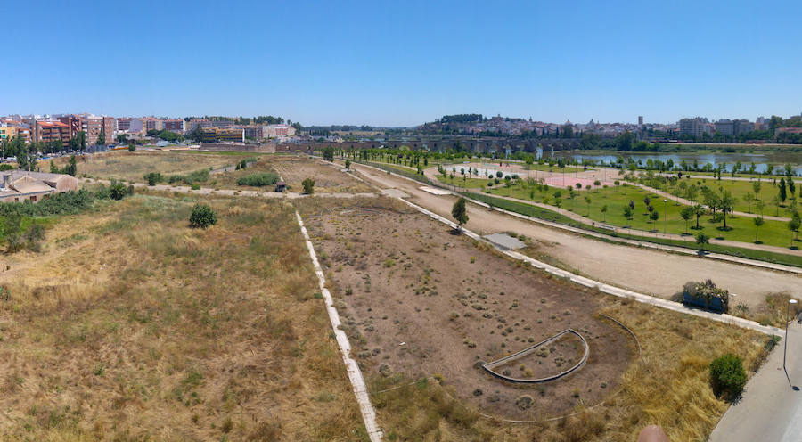 La urbanización del entorno de la nueva piscina de Badajoz saldrá a concurso tras el verano