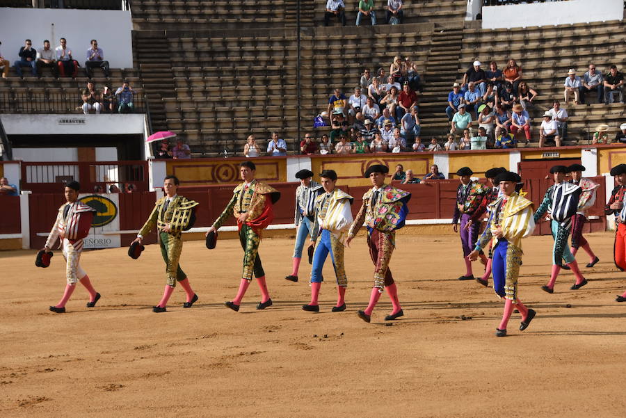 La novillada sin picadores que cierra la feria de Badajoz deja buenos momentos