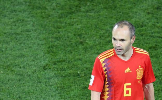 Revolución ante Rusia: fuera Iniesta y entran Koke, Nacho y Asensio