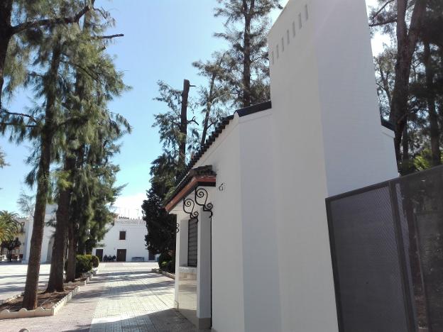 El quiosco de la Piedad sigue cerrado. :: g. c./