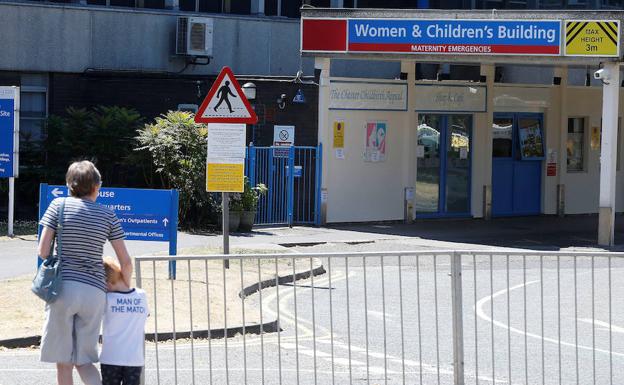 Detenida la trabajadora de un hospital británico por asesinar a ocho bebés