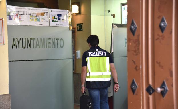 Registran el ayuntamiento de Plasencia durante cinco horas por la operación contra el amaño de contratos