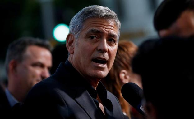 George Clooney, herido leve tras un accidente de moto en Cerdeña