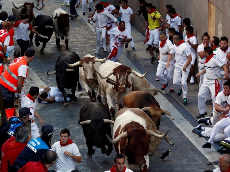 Quinto encierro peligroso con los toros de Núñez del Cuvillo