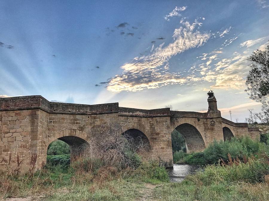 En los 26 pueblos de la Rivera de Fresnedosa y del Valle del Alagón perduran los rescoldos de la cuenca más industriosa y artesana