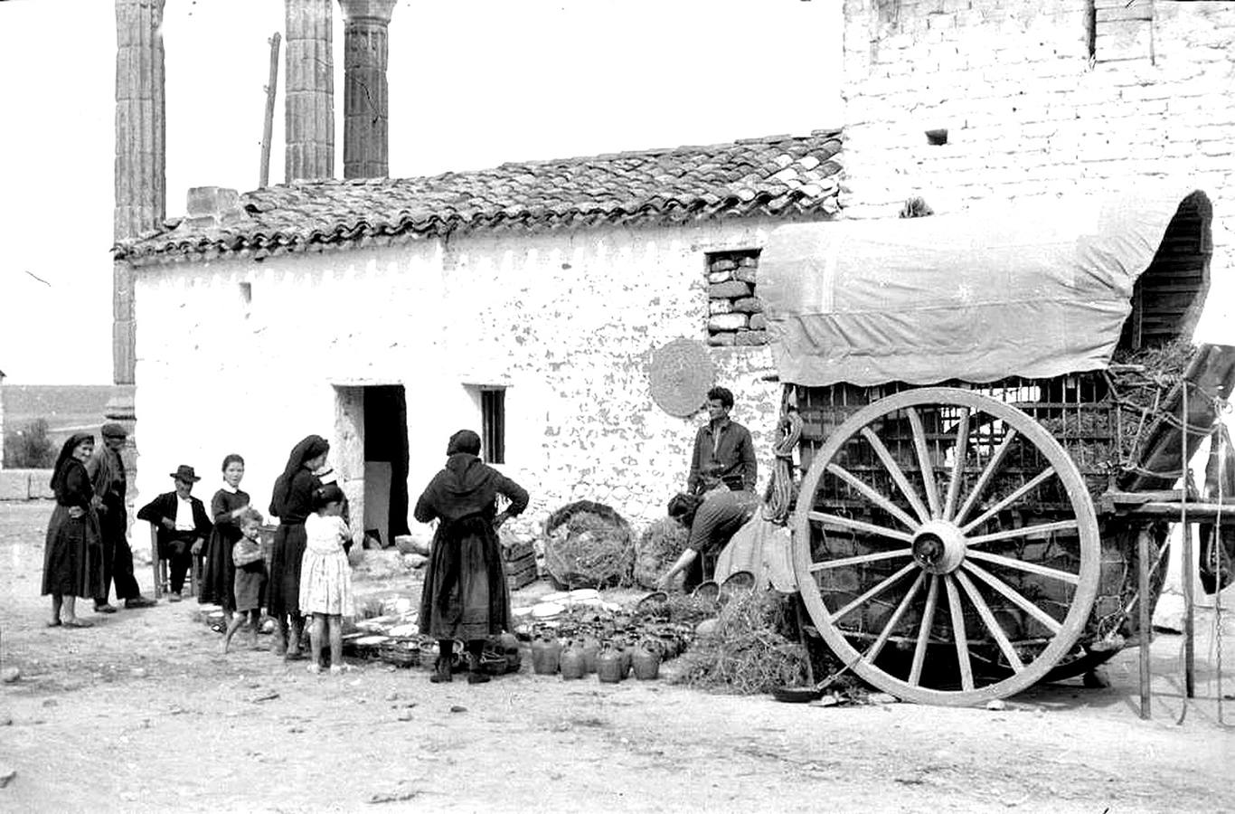 Vendiendo botijos en un pueblo fantasma de Cáceres
