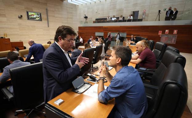 La ley de grandes instalaciones de ocio sale adelante gracias a la mayoría parlamentaria del PSOE