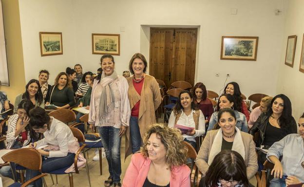 Extremadura contará con 14 oficinas de atención para las mujeres gitanas