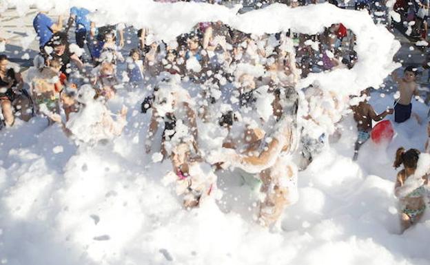 Dos heridos con trauma cervical en la fiesta de la espuma de Garlitos