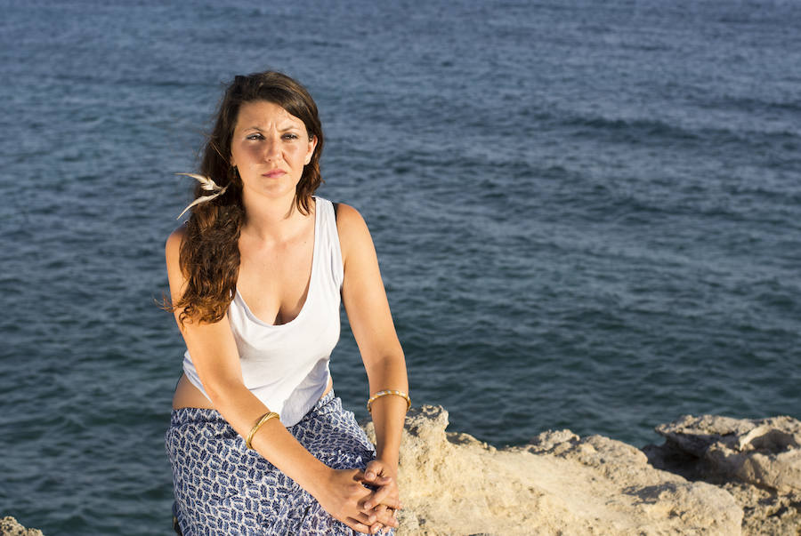 'Tú al pueblo, yo a la playa': Verano de la cacereña Manuela Elena en Los Caños