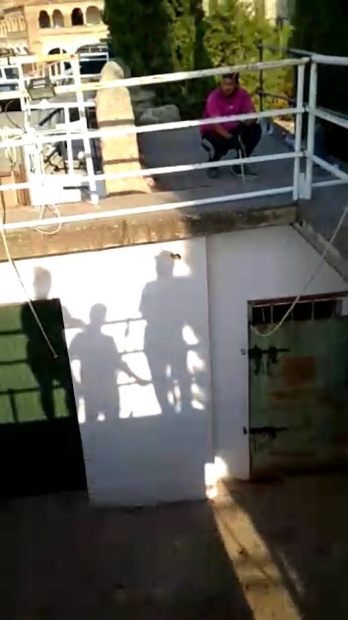 «Fuimos a guardar herramientas y limpiar el toril y nos encontramos con un toro»