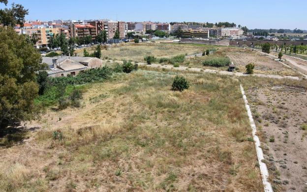 El Ayuntamiento de Badajoz adjudica la piscina de la margen derecha