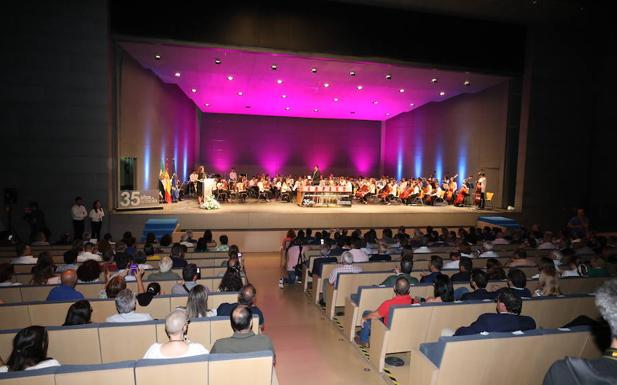 Alcaldes extremeños de la etapa autonómica reciben un homenaje en Mérida