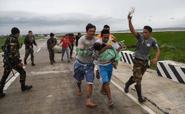 El supertifón Mangkhut causa al menos ocho muertos en Filipinas y uno en Taiwán
