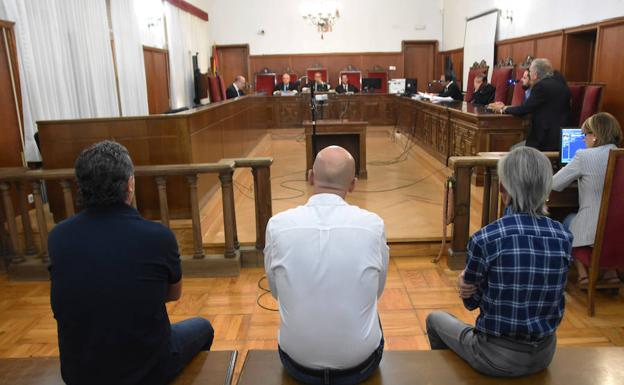 El dueño del club Halloween de Badajoz afirma que las mujeres no eran trabajadoras «sino clientes»